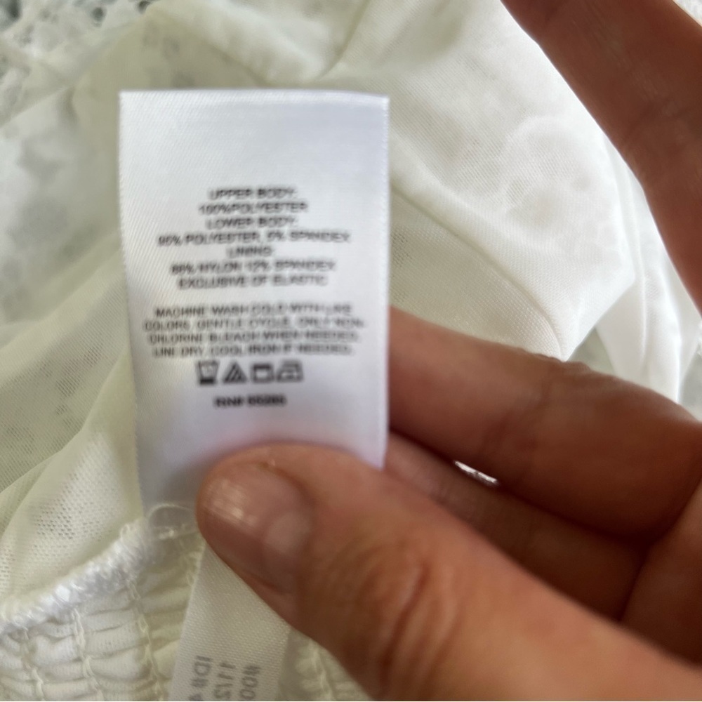 Express Allover Lace Thong White Bodysuit Medium NWOT Beautiful!! - Picture 5 of 10